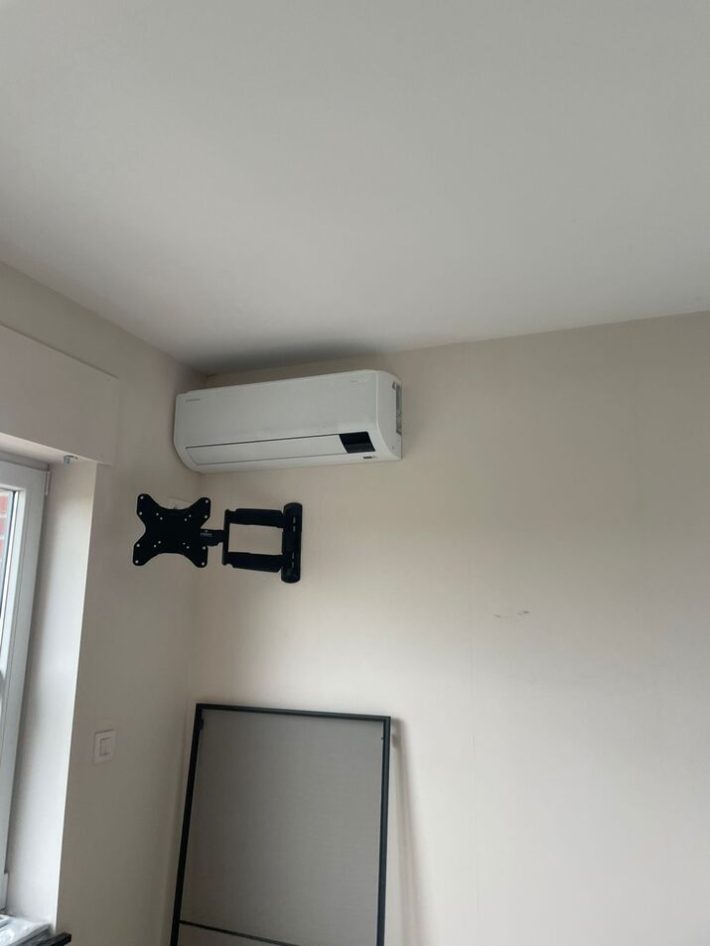 Realisatie Samsung multisplit aircowarmtepomp met 4 binnenunits Wind Free Comfort te Roosdaal