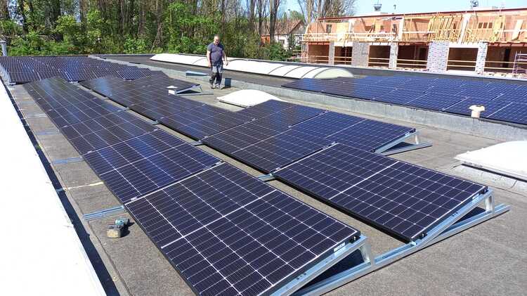 Realisatie 80x REC zonnepanelen 370 Wp Twin Peak met 2x Huawei omvormer 10.0KTL te Erembodegem