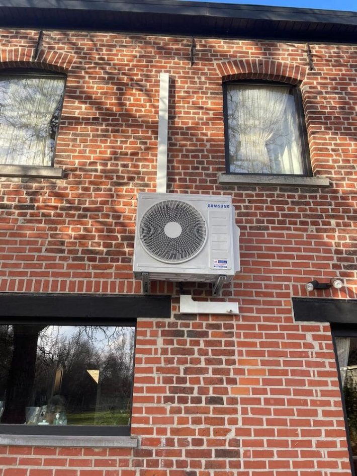 Realisatie Samsung multisplit aircowarmtepomp met 4 binnenunits Wind-Free Comfort en 2 buitenunits Deftinge